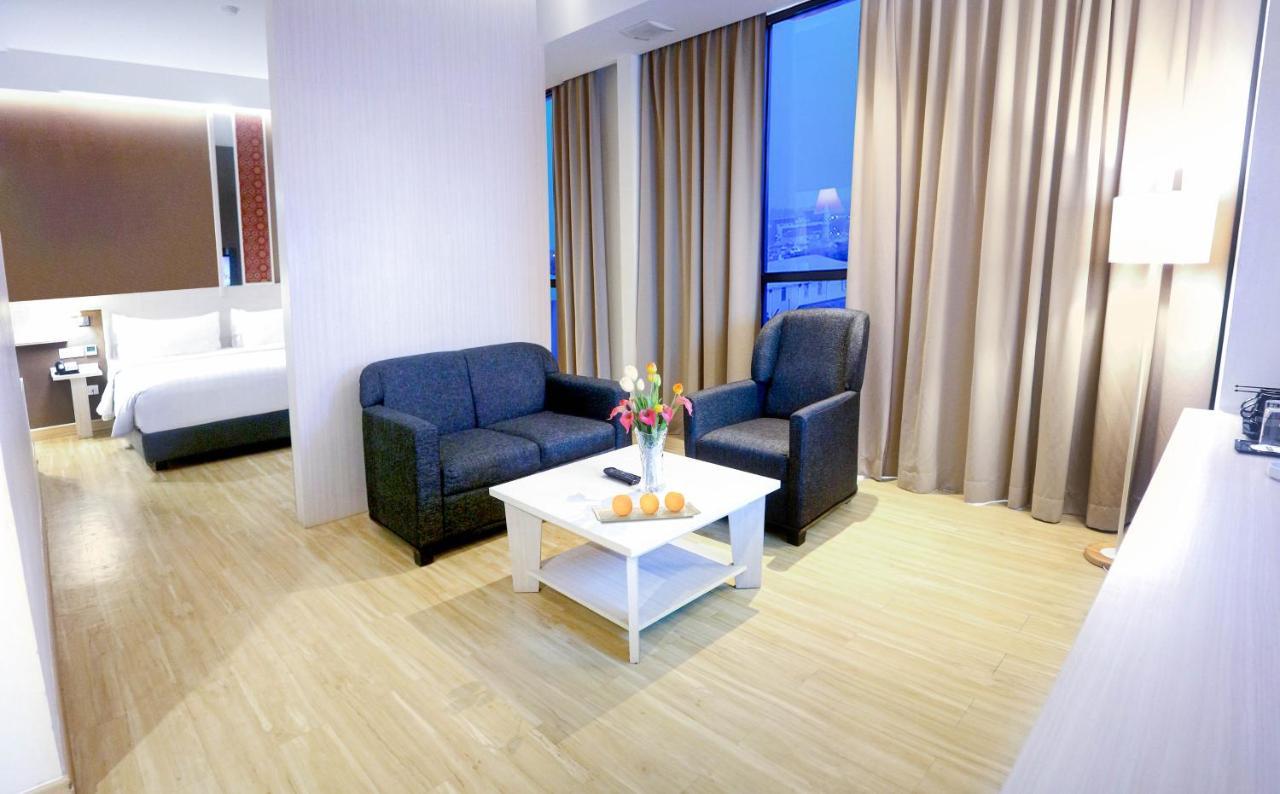 ฮาร์เปอร์ ปาเลมบัง บาย แอสตัน Hotel ภายนอก รูปภาพ