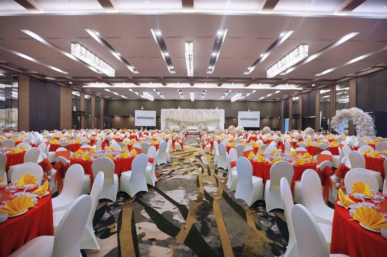 ฮาร์เปอร์ ปาเลมบัง บาย แอสตัน Hotel ภายนอก รูปภาพ